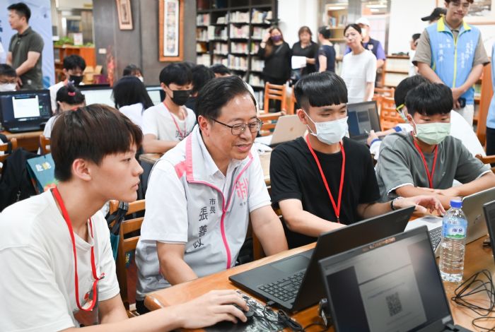 美矽谷專家來桃園授課 高中生科技夏令營培養國際觀 20230704170732000