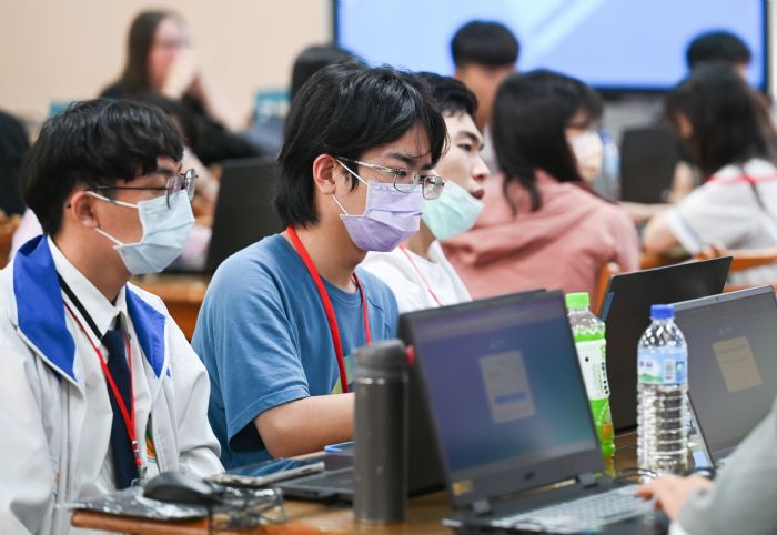 美矽谷專家來桃園授課 高中生科技夏令營培養國際觀 20230704170735933