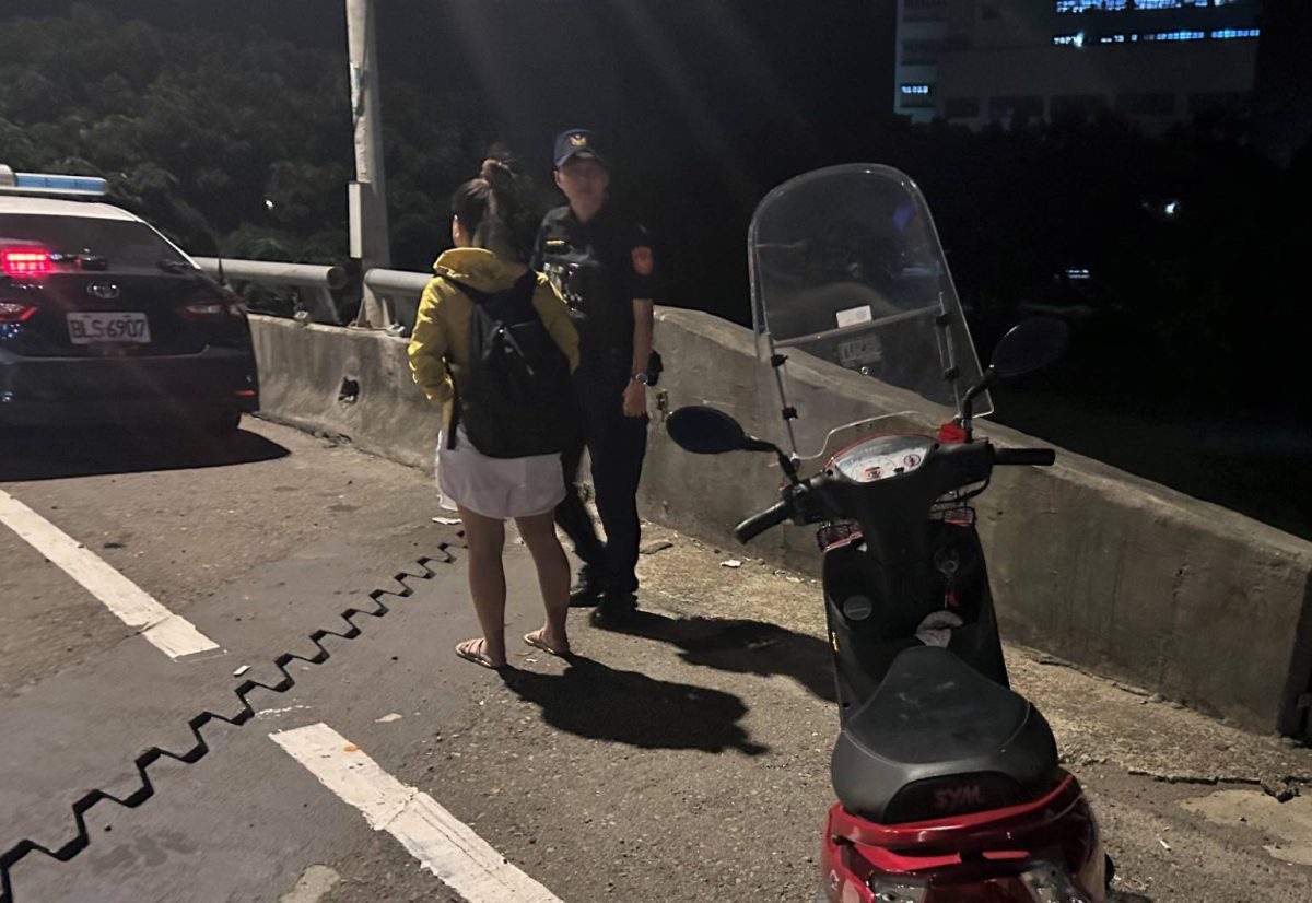 女騎車未戴安全帽情緒不穩 大園警一問原因惹鼻酸 287152 scaled