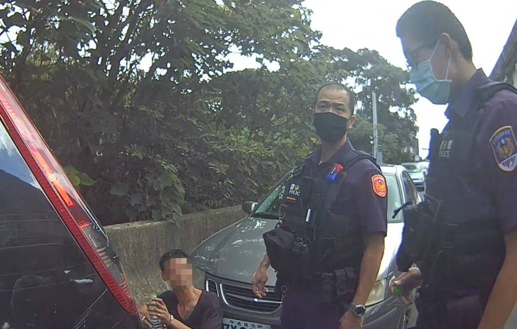贓車拋錨動彈不得 警專實習生攜手學長逮通緝犯 290701 0