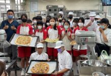 桃園教育局舉辦餐旅育樂營 學子手作雪Q餅、燻雞披薩