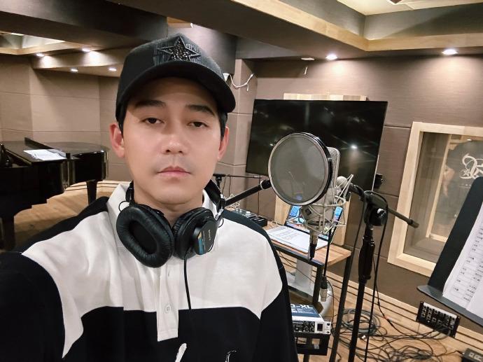 女友車上「吃榴槤」怒提分手 男星被網友罵翻