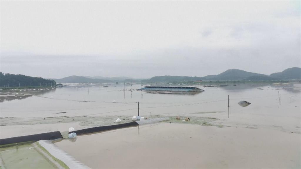 土石流加車行隧道遭淹 南韓暴雨逾50死 土石流加車行隧道遭淹 南韓暴雨逾50死