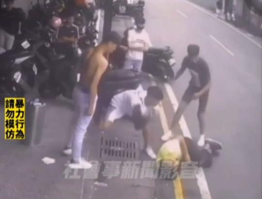 【有片】男疑性騷撞球館女店員 3人持安全帽、球棒圍毆被法辦 65 e1689736537846