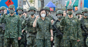 漢光39號演習桃園煉油廠登場 蔡英文抱病視察