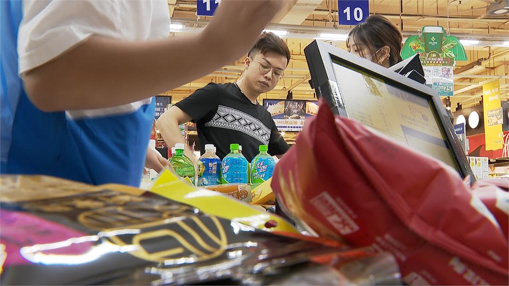 颱風來襲!賣場葉菜類、水果備貨量增 民眾搶採買