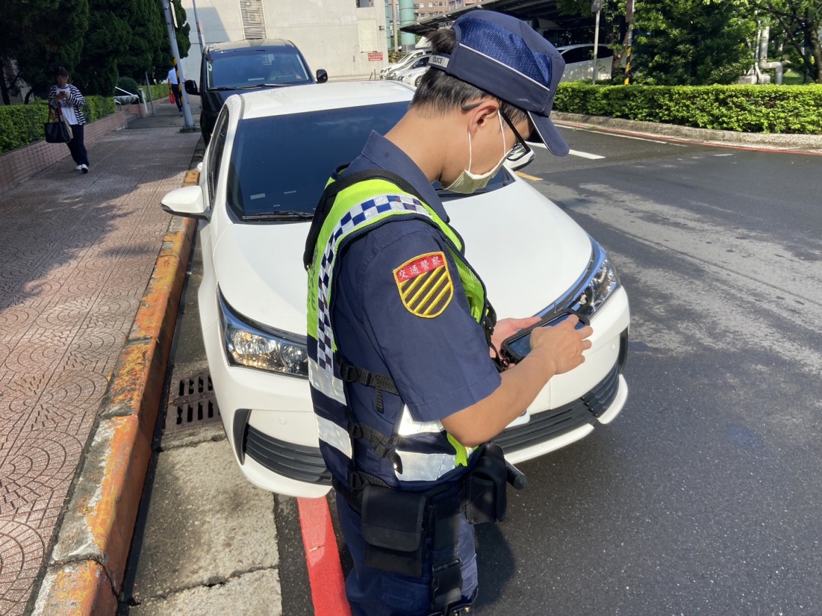 注意!違規臨停恐遭記點 12點即吊照 S 20291648