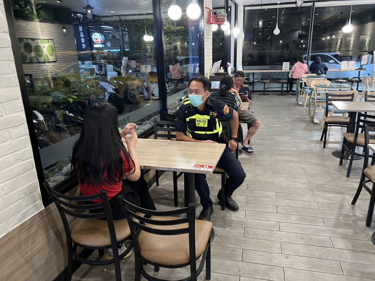 與老公吵架後失聯 楊梅警耐心苦勸她返家 S 24002572