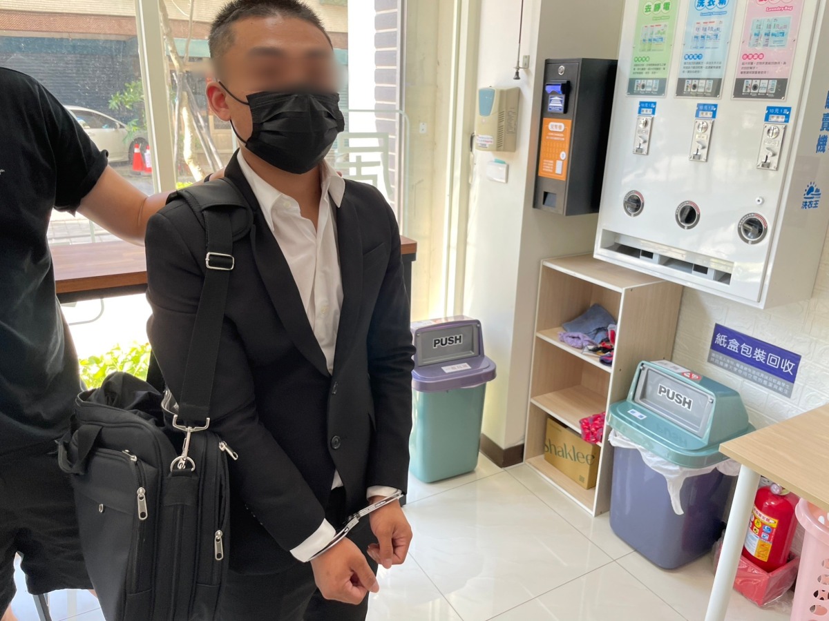 【有片】車手偽造身分騙財 警方將計就計面交活逮 S 40411254 副本