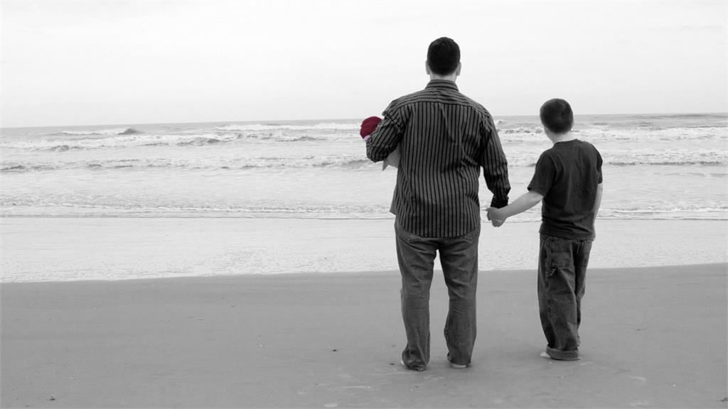 他玩DNA檢測竟得「這結果」 父母33年婚慘破裂