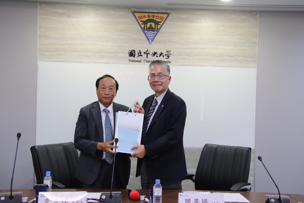 中央大學、昇貿科技聯合研究中心揭牌 培育半導體、綠領人才 照片二1