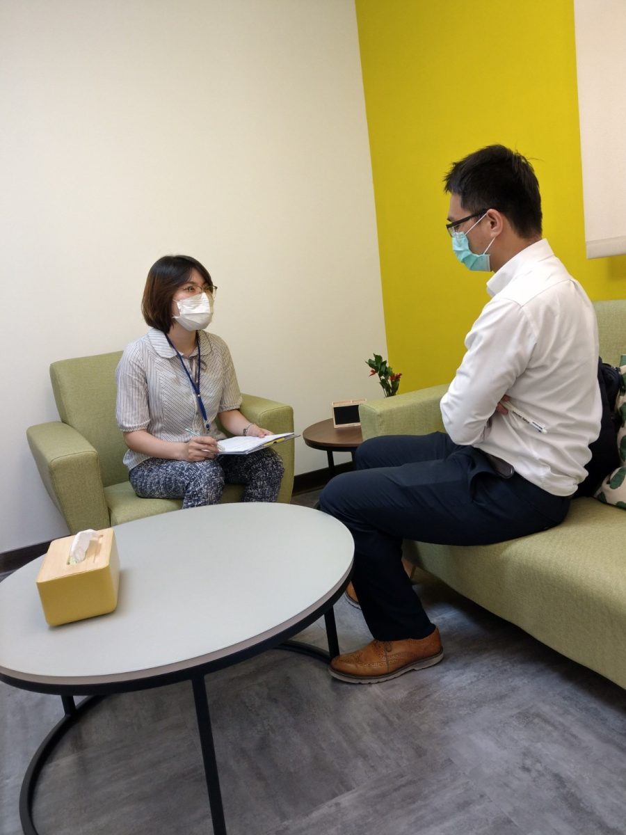 勞動部桃竹苗分署發尋職津貼、獎勵金 青年穩定就業最高可領45K 諮詢資料照非本人 scaled