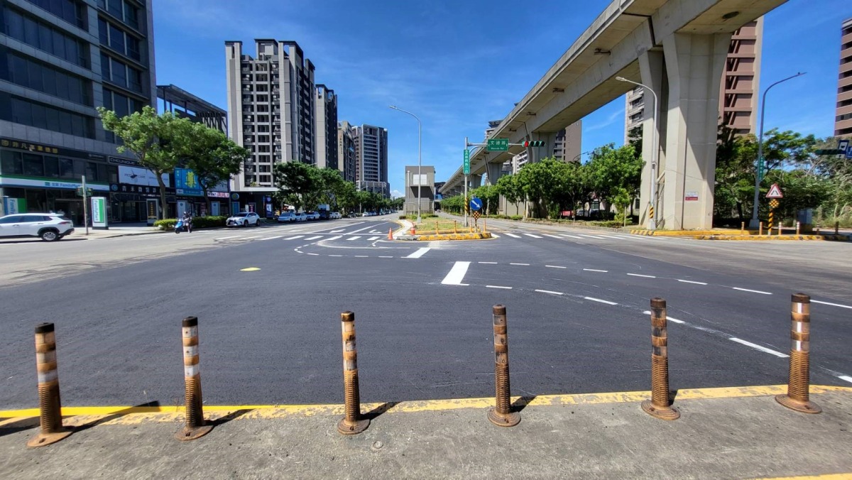 桃園交通局提升青埔車流順暢 增設3偏心左轉車道 高鐵南路二段與文德路口