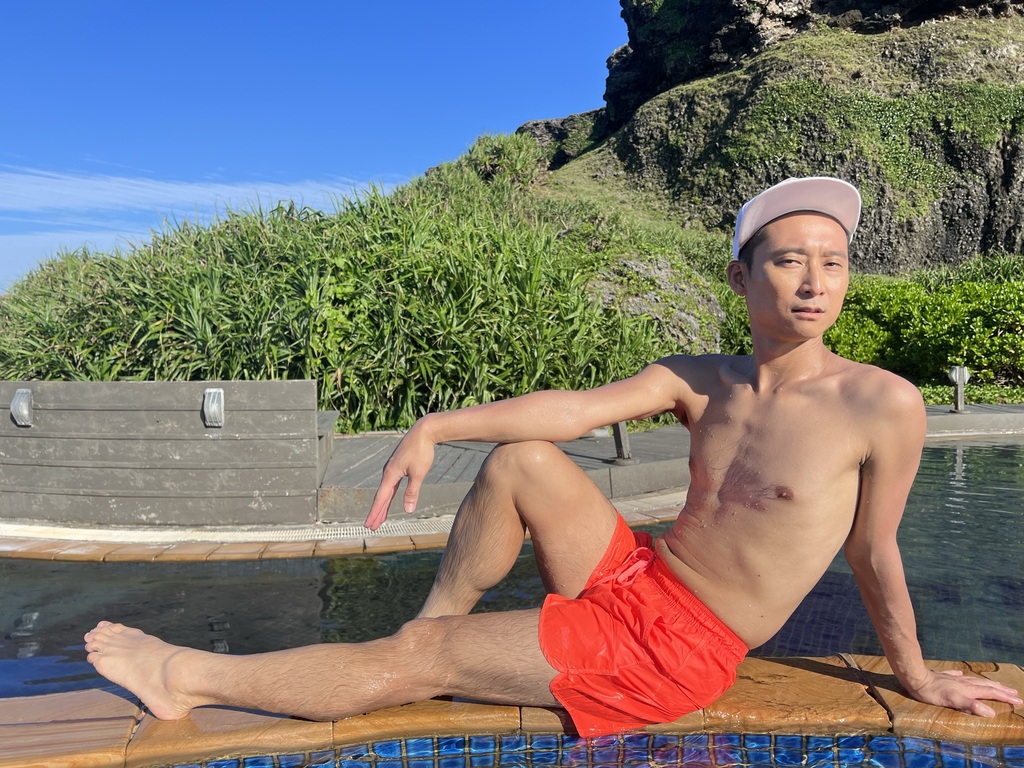 為體驗雜誌編輯工作38度泡溫泉!主持群哭喊真的好逼人