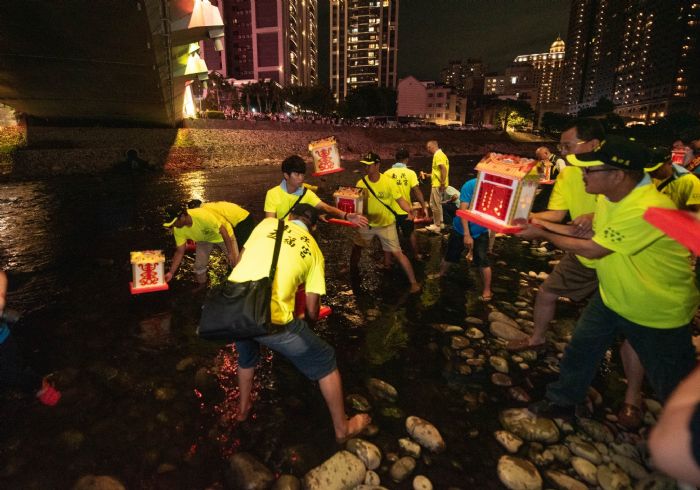 慶讚中元 桃園景福宮水燈排遶境盛大登場 20230830000552942