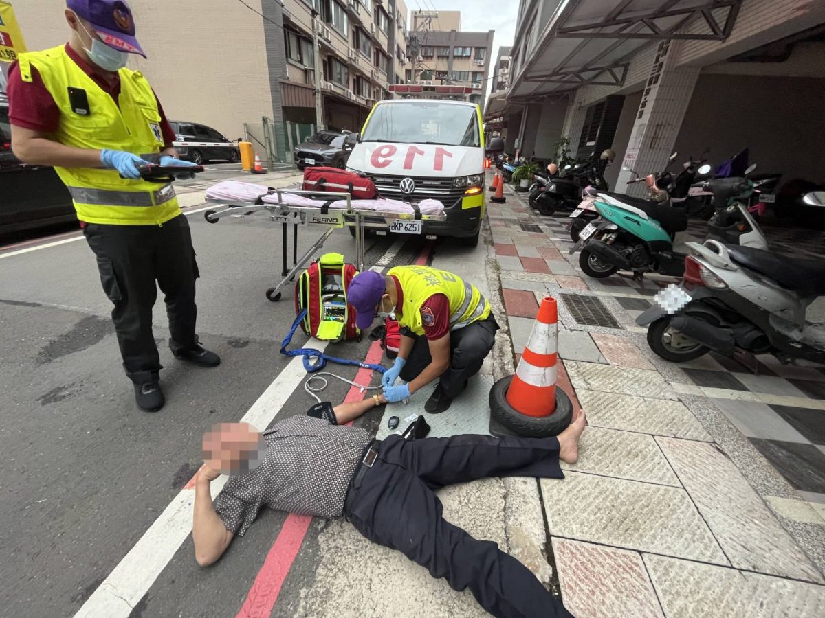 7旬翁醉倒路邊濺血 大園警消護送返家 293595 0 scaled