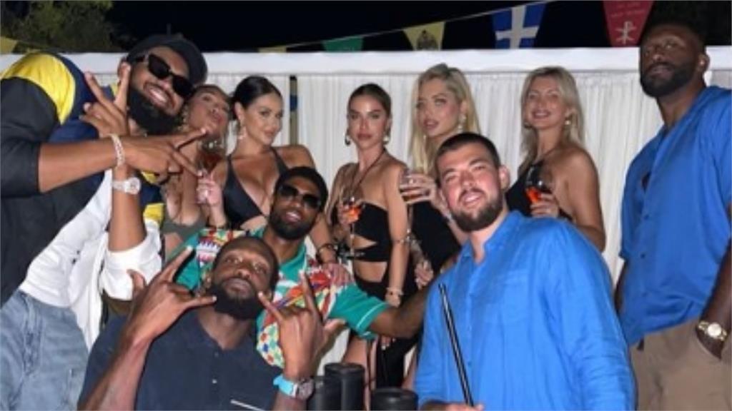 5大球星攜另一半同遊希臘!超辣大嫂團曝光