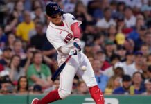 張育成揮空棒!美作家:不是大聯盟打者