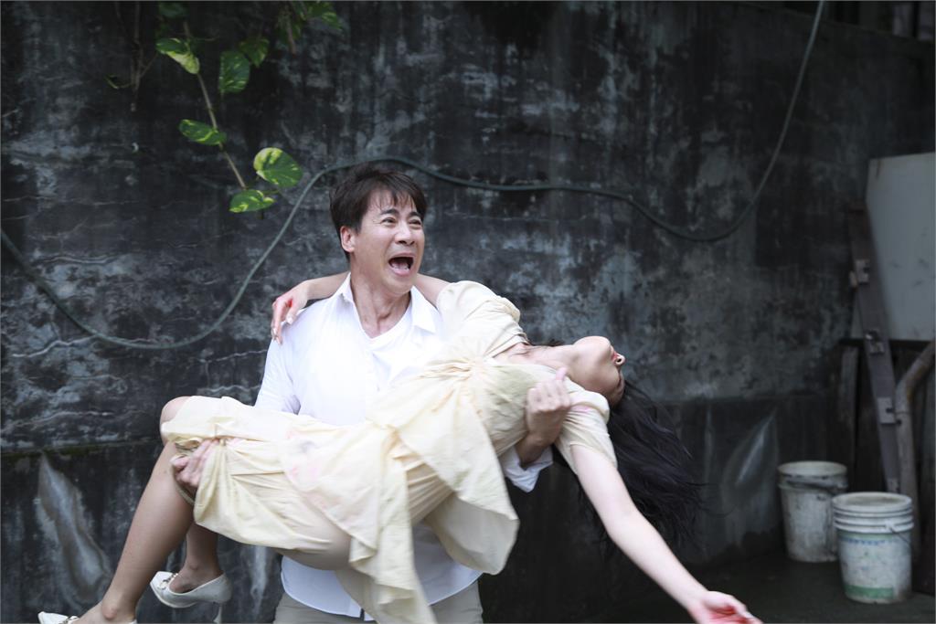 翁家明《市井豪門》女兒被害!顏曉筠塗「紅色糖漿」引發蟲蟲危機