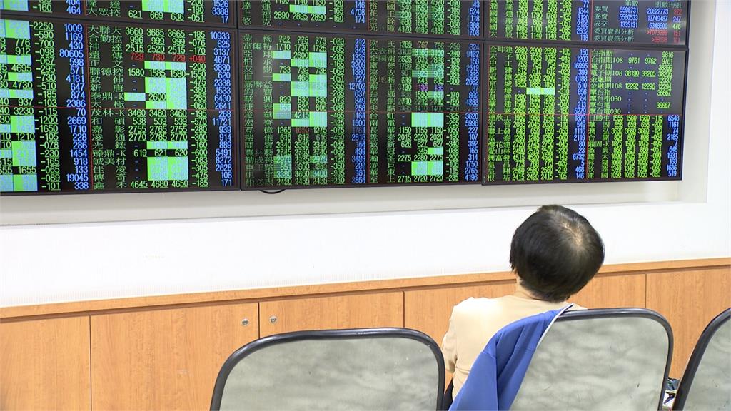 AI股崩跌!股民心碎改編「小虎隊」名曲網笑翻