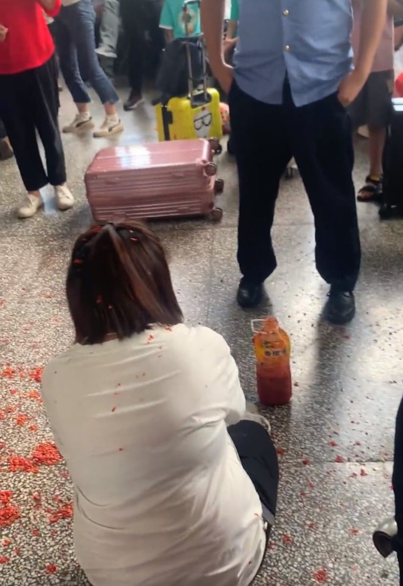 自製辣椒醬突爆炸 客運站如「命案現場」被染紅 S3UW0hEUApWj q09fb6ps0JnYXfVYkvyP3d0pj93dKY scaled