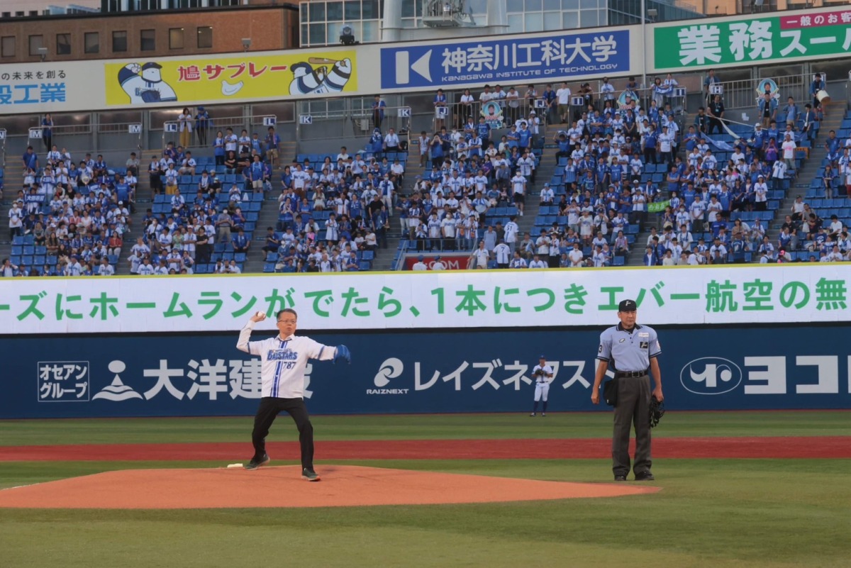 長榮航空總經理孫嘉明受邀開球 攜手橫濱DeNA海灣之星隊送機票 S 18464975 0