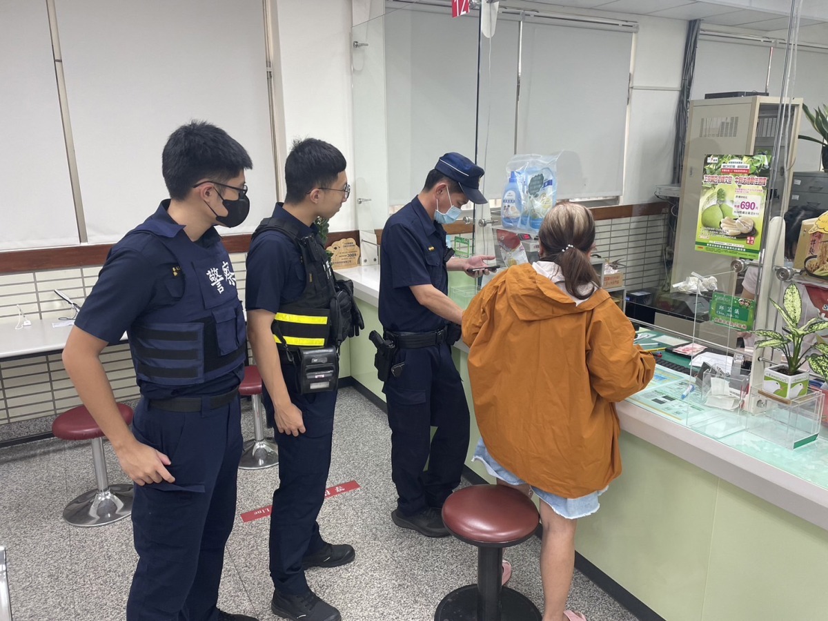 又是美國軍官!已婚婦險痛失2千美金 大溪警及時阻詐 S 4178430 0