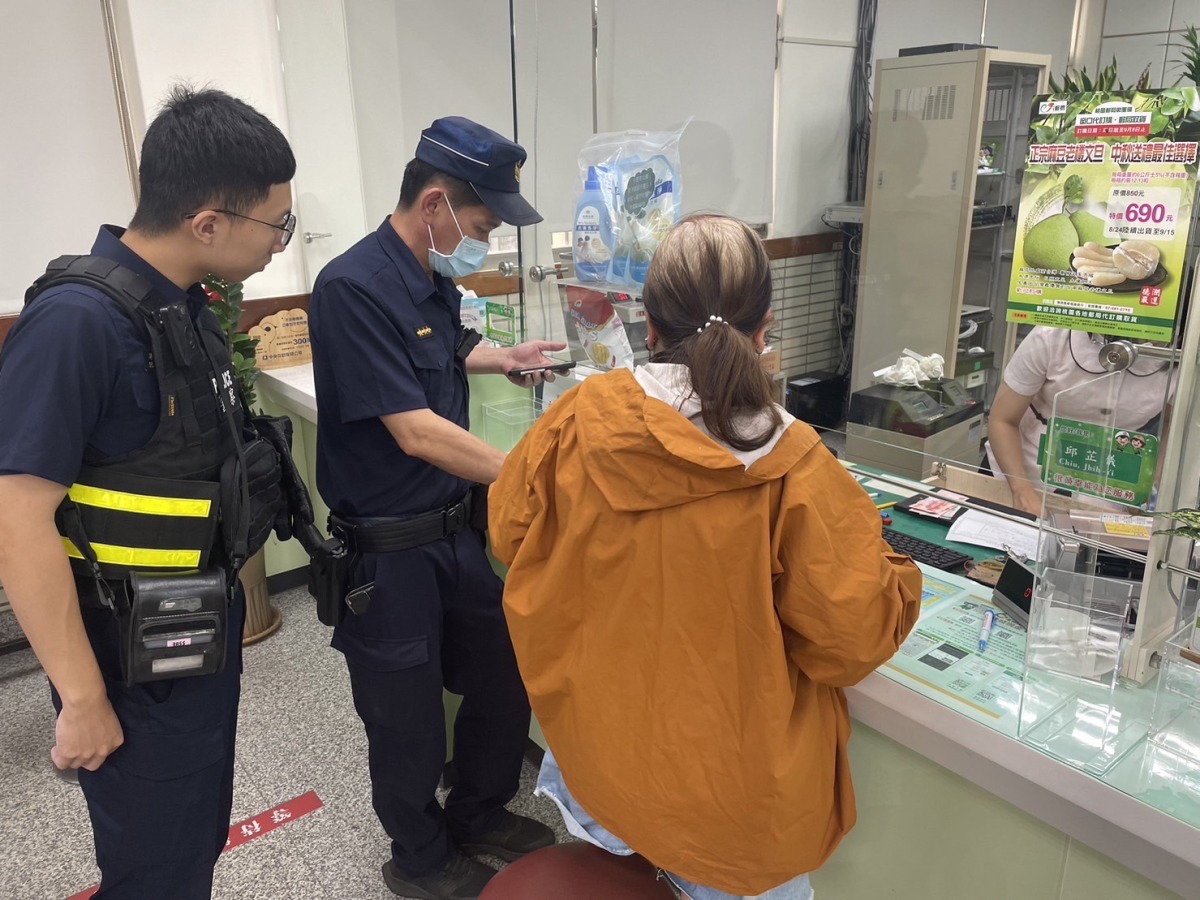 又是美國軍官!已婚婦險痛失2千美金 大溪警及時阻詐 S 4178432 0