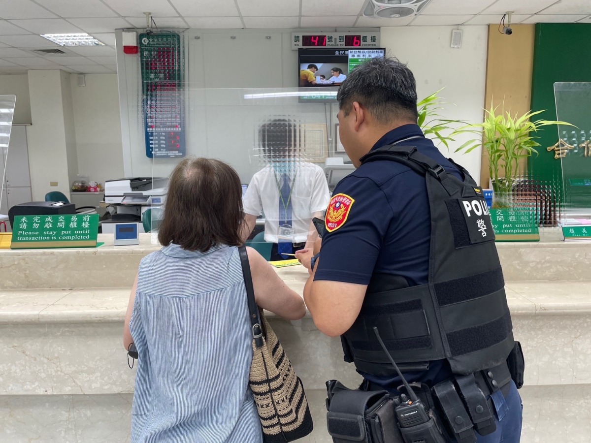 兒子借36.8萬周轉 龜山警衝銀行苦勸:母湯 S 73850883 0