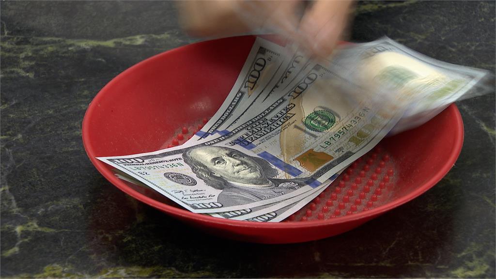 瘋出國旅遊、賺匯差 逾6成民眾搶換美元、日幣