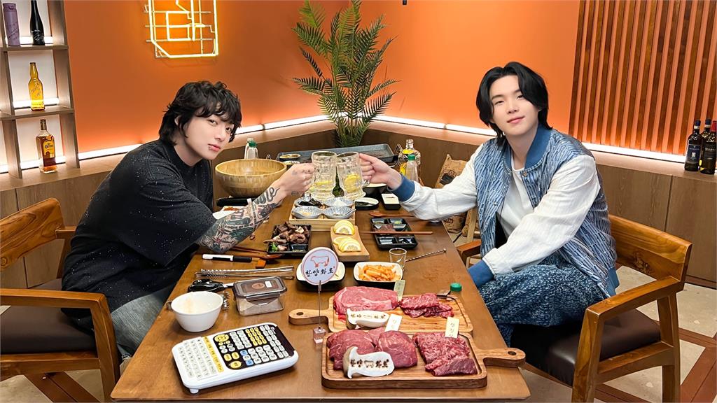 柾國被隊友放生!獨自嗨唱「15分鐘」影片曝