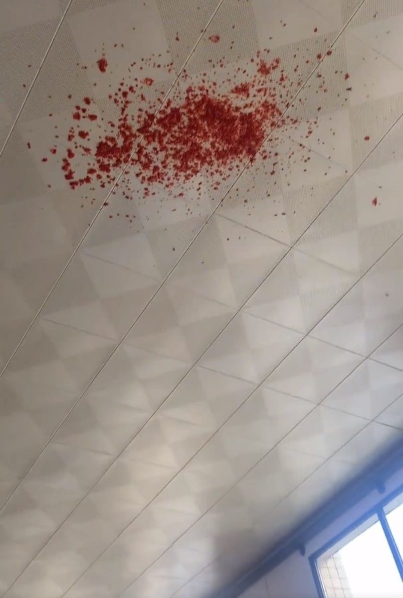 自製辣椒醬突爆炸 客運站如「命案現場」被染紅 oiRYG3lpGyKVoYfUeZP3VIgkPjfpOAGIbNB21GzQdtQ scaled