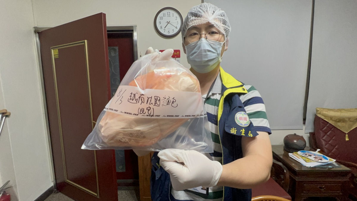 60人吃忠貞市場越南法國麵包疑食物中毒 衛生局勒令攤商暫停營業 越南法國麵包抽驗