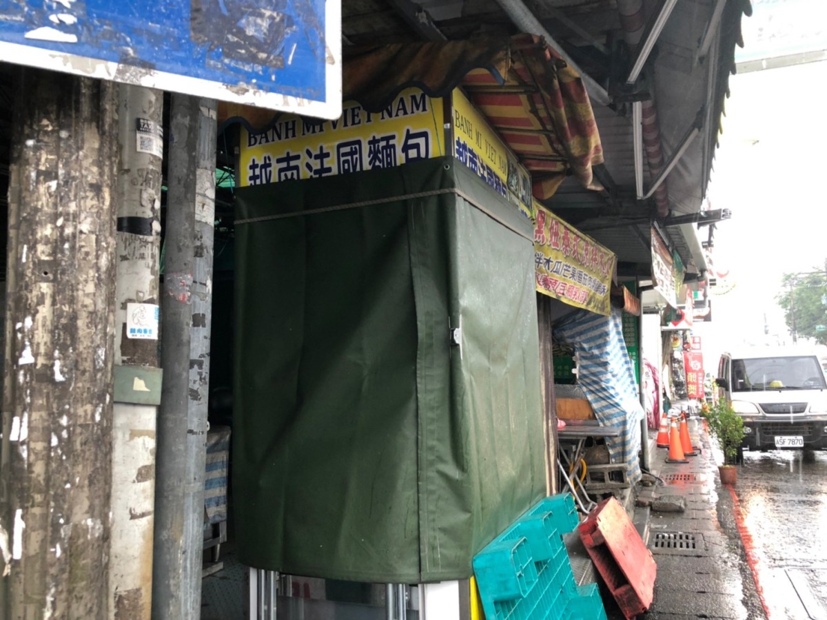 60人吃忠貞市場越南法國麵包疑食物中毒 衛生局勒令攤商暫停營業 越南法國麵包抽驗照