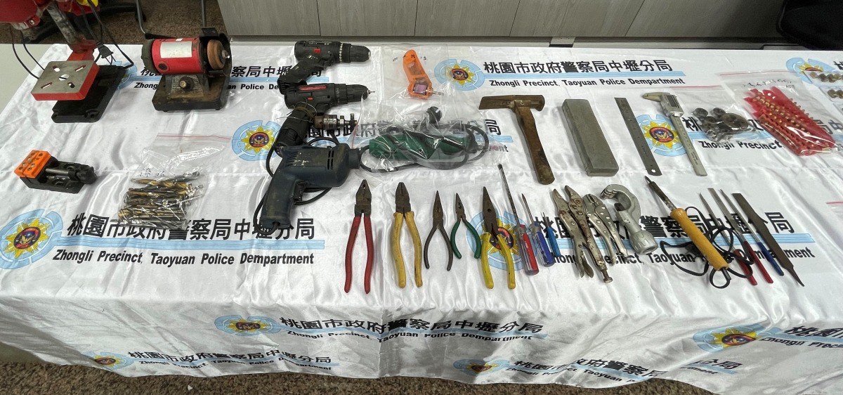 【有片】桃警雷厲掃黑 檢肅治平目標8人 陳列01 0