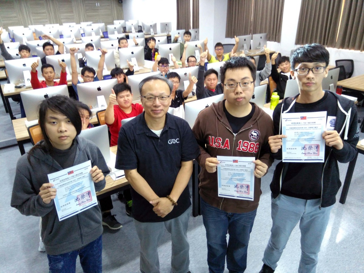 龍華科大遊戲系碩士生通過iPAS能力鑑定 作品獲蘋果肯定 龍華遊戲系碩士生獲2023全球Swift Student Challenge賽優選 3