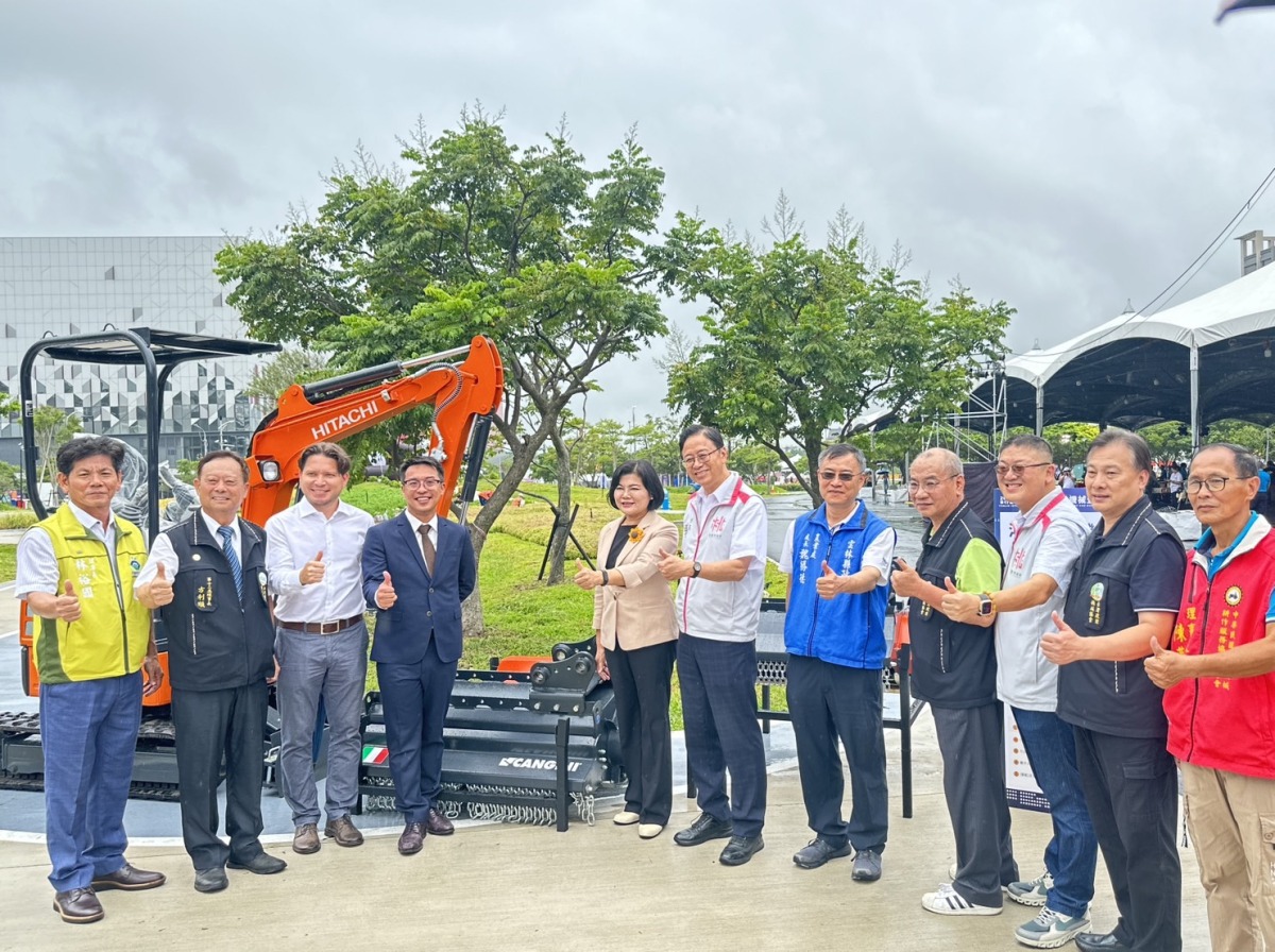 張善政、張麗善世客博合體 行銷國際農業機械暨資