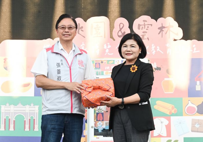 張麗善率團參訪世客博 展現雲林「詔安客」特色