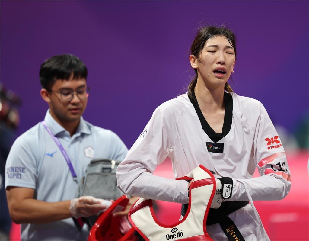 林唯均跆拳拿銀「頒獎還在哭」 為賽狂瘦10公斤