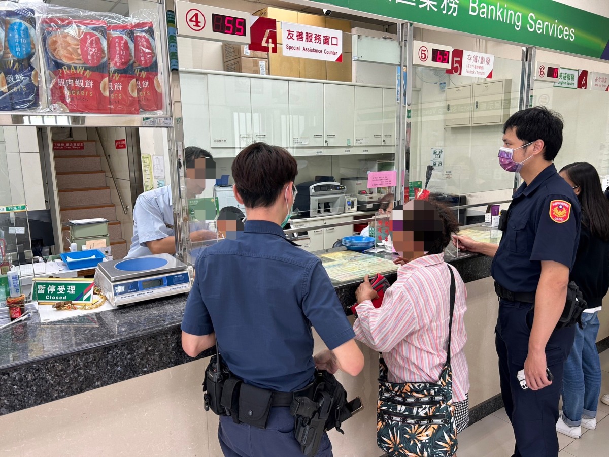 楊梅警識破詐團老梗 保住6旬婦10萬積蓄 S 11108388