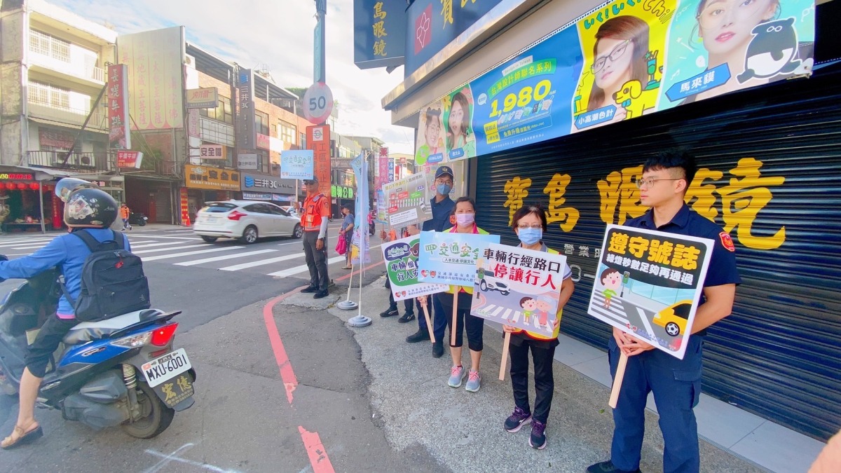 9月交通安全月 八德警踩街宣導提升市民路權觀念 S 18841641