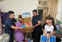 單親媽與女皆身障生活困頓 中壢暖警登門送暖