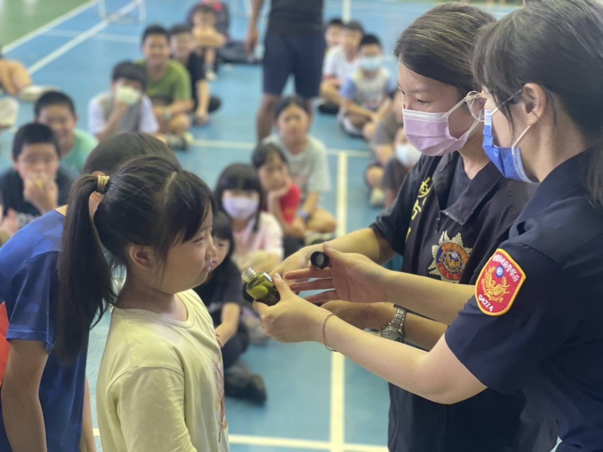大溪警前進校園宣導 擬真教具認識毒品危害 S 4505712 0