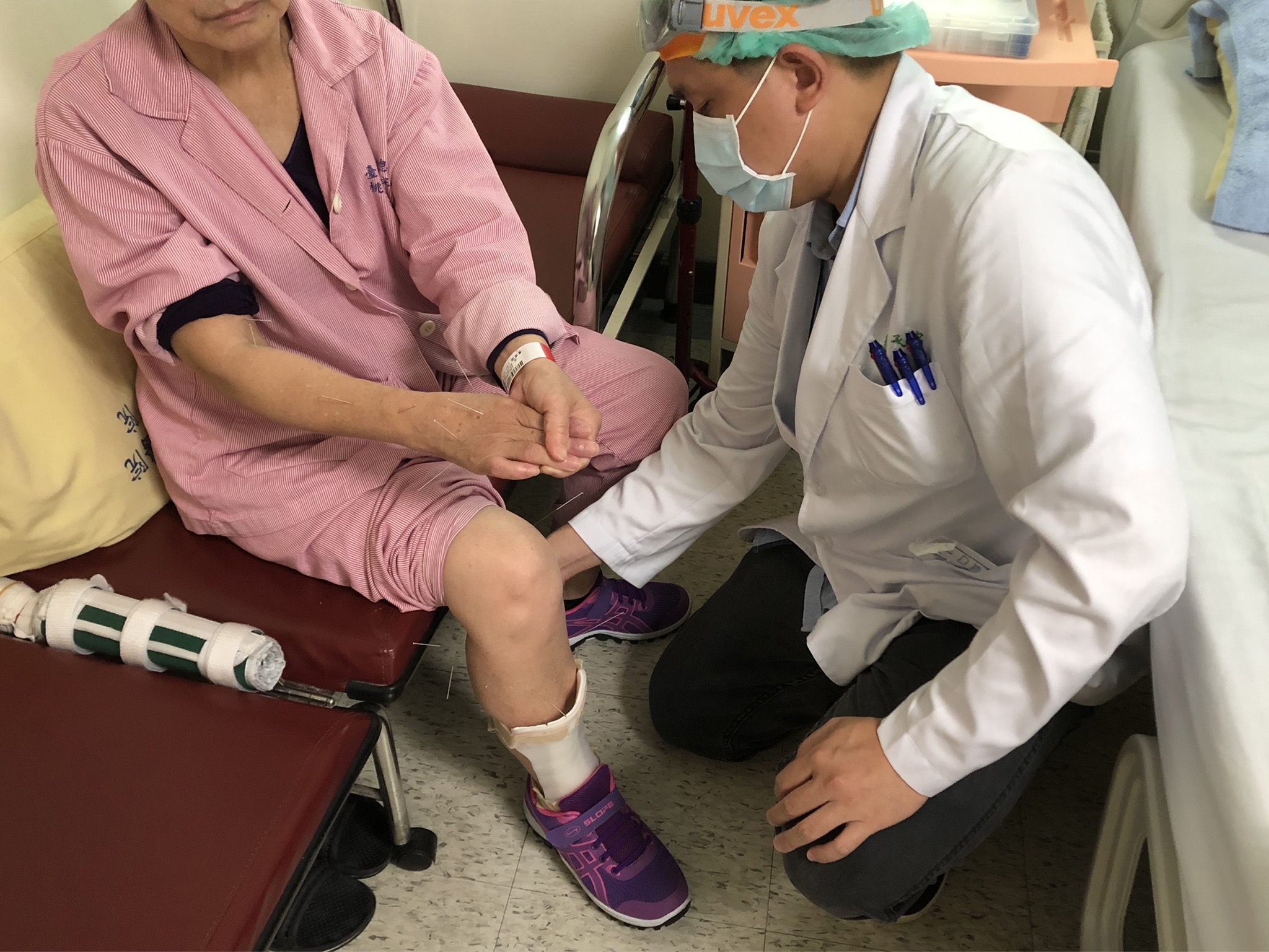 中西醫結合!北榮桃園分院針灸介入治療 提升住院病患睡眠品質 圖二1