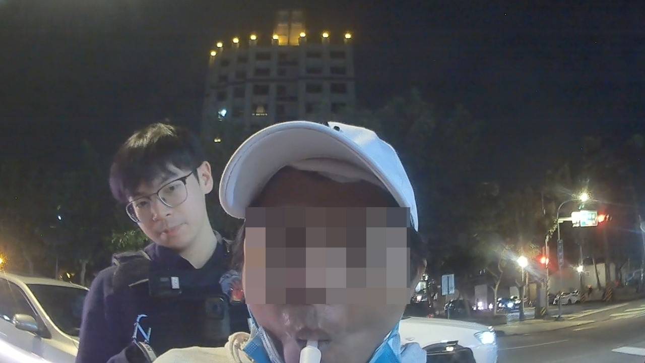 酒駕移工未戴安全帽遭攔查 異想天開用這招躲查緝 1621459
