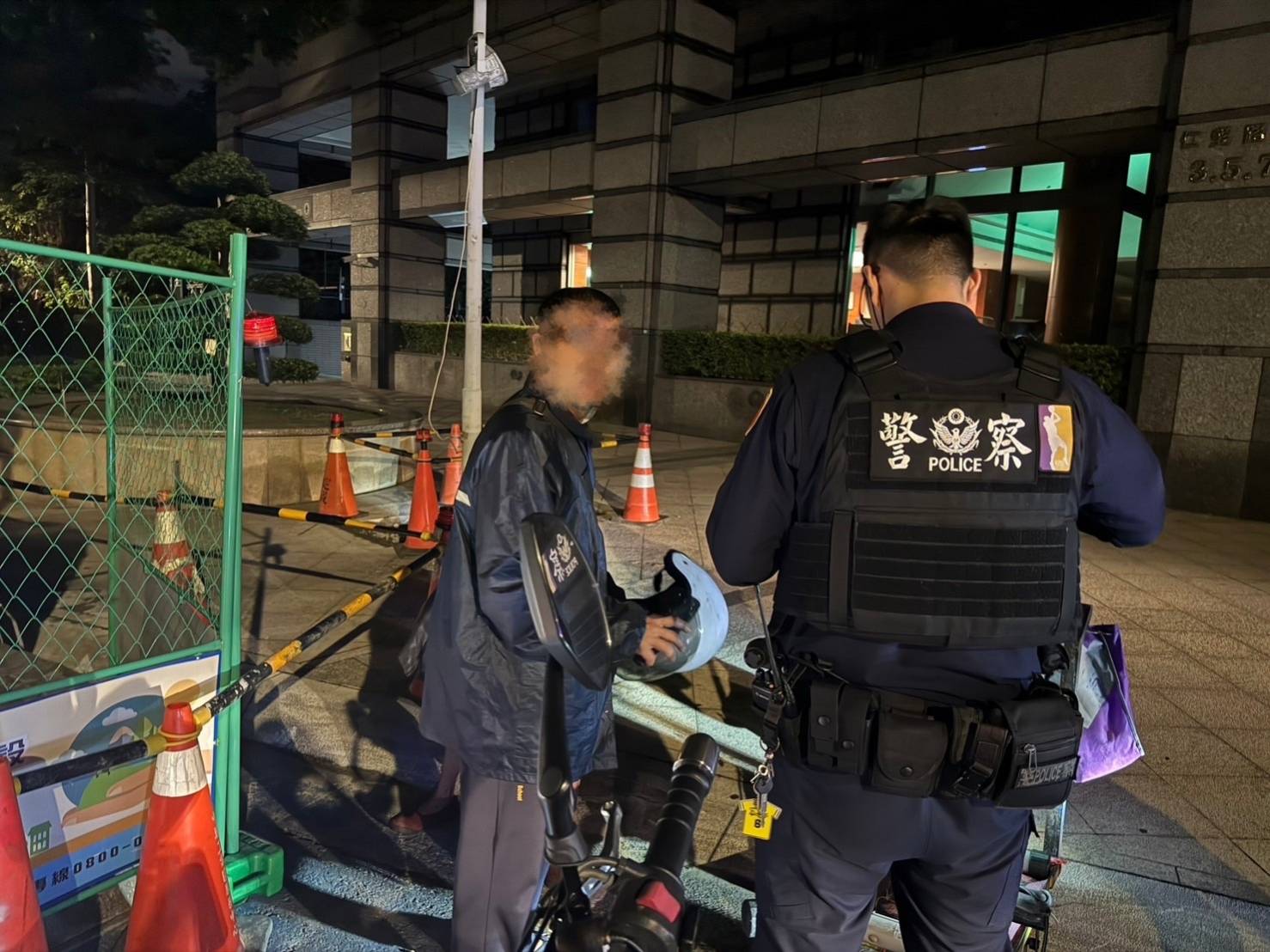 桃警下班仍不放棄尋人 4小時內找到失聯拾荒嬤 1626520 0