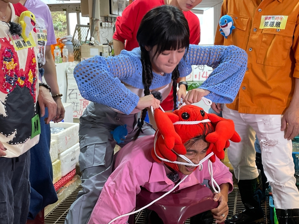 自稱「國際臉」在國外領獎!怒喊「我不是王彩樺更不是楊紫瓊」