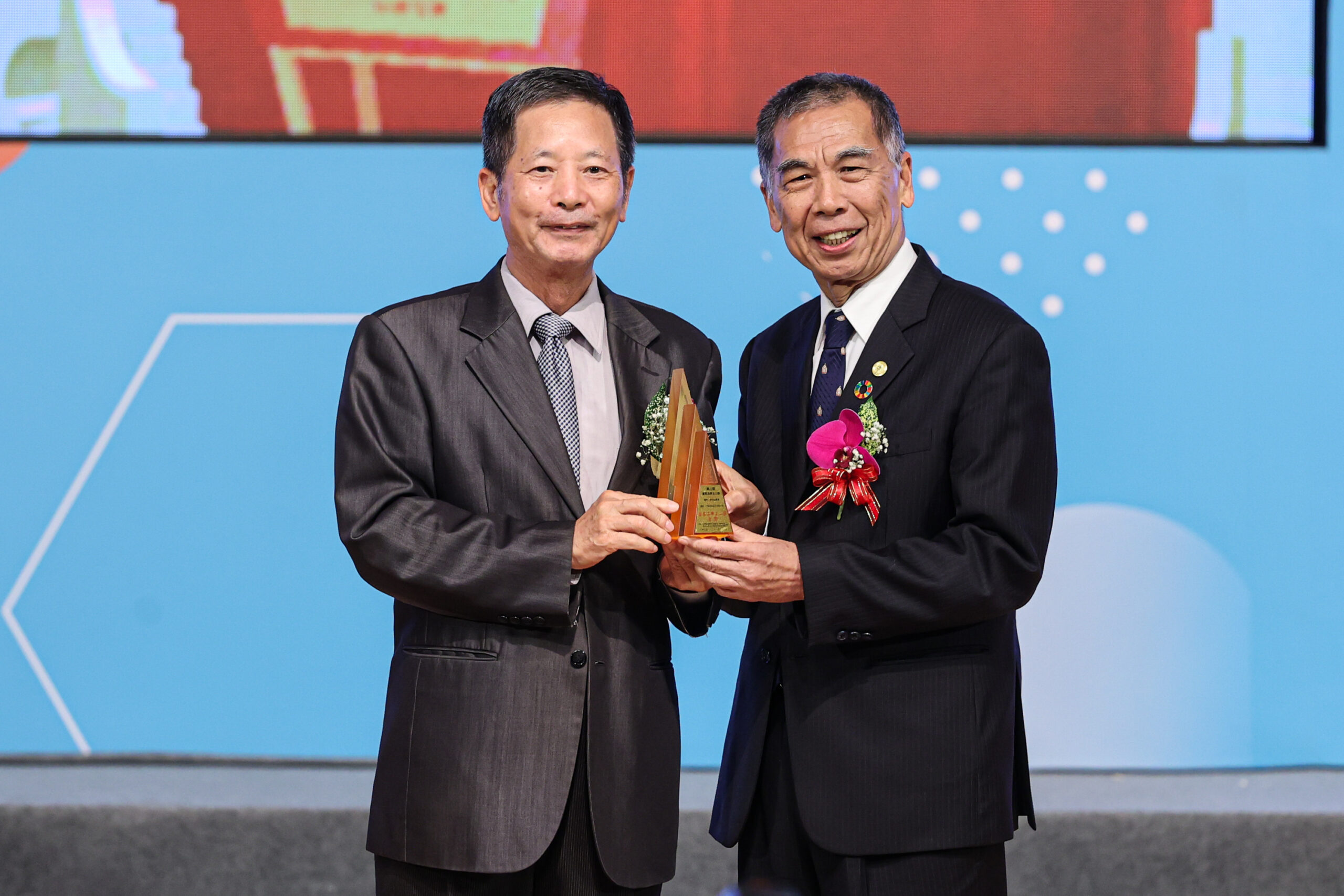 台灣中油獲國家品牌玉山獎肯定 抱走11獎破歷年紀錄 20231024 玉山獎 中油 13 1 0 scaled