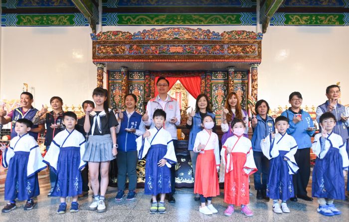 桃園孔廟硃砂祈福活動 張善政祝福學子突飛猛進 20231028111909402