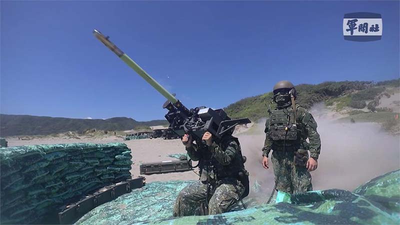 刺針飛彈發射筒流入黑幫 邱國正緩頰「不能怪基層」 刺針飛彈發射筒流入黑幫 邱國正緩頰「不能怪基層」